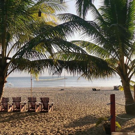 Sulu Sunset Beach Resort Nauhang Buitenkant foto