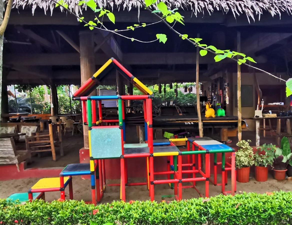 Sulu Sunset Beach Resort Nauhang Buitenkant foto