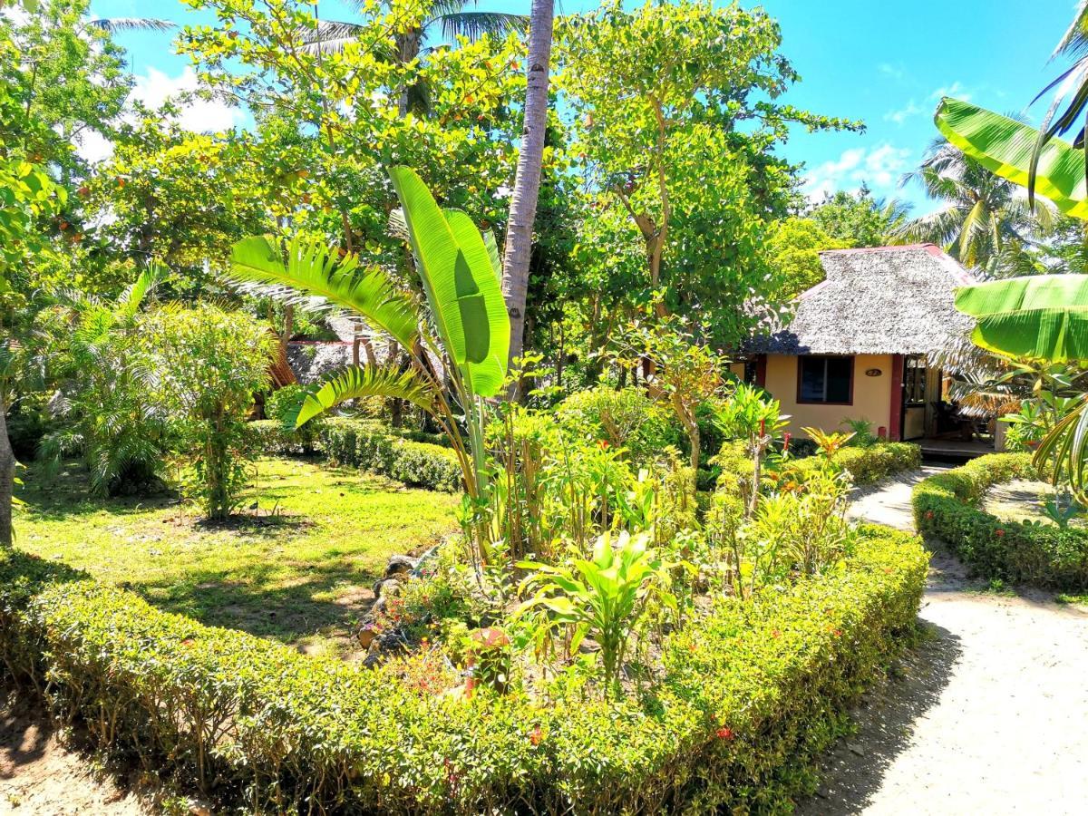 Sulu Sunset Beach Resort Nauhang Buitenkant foto