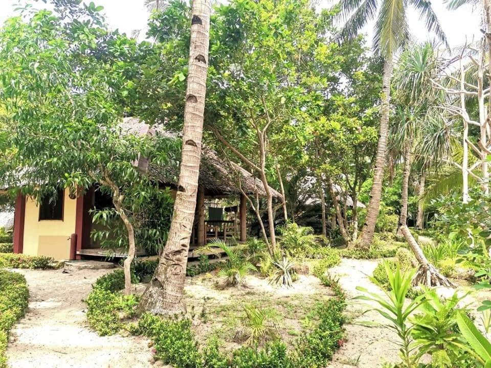 Sulu Sunset Beach Resort Nauhang Buitenkant foto