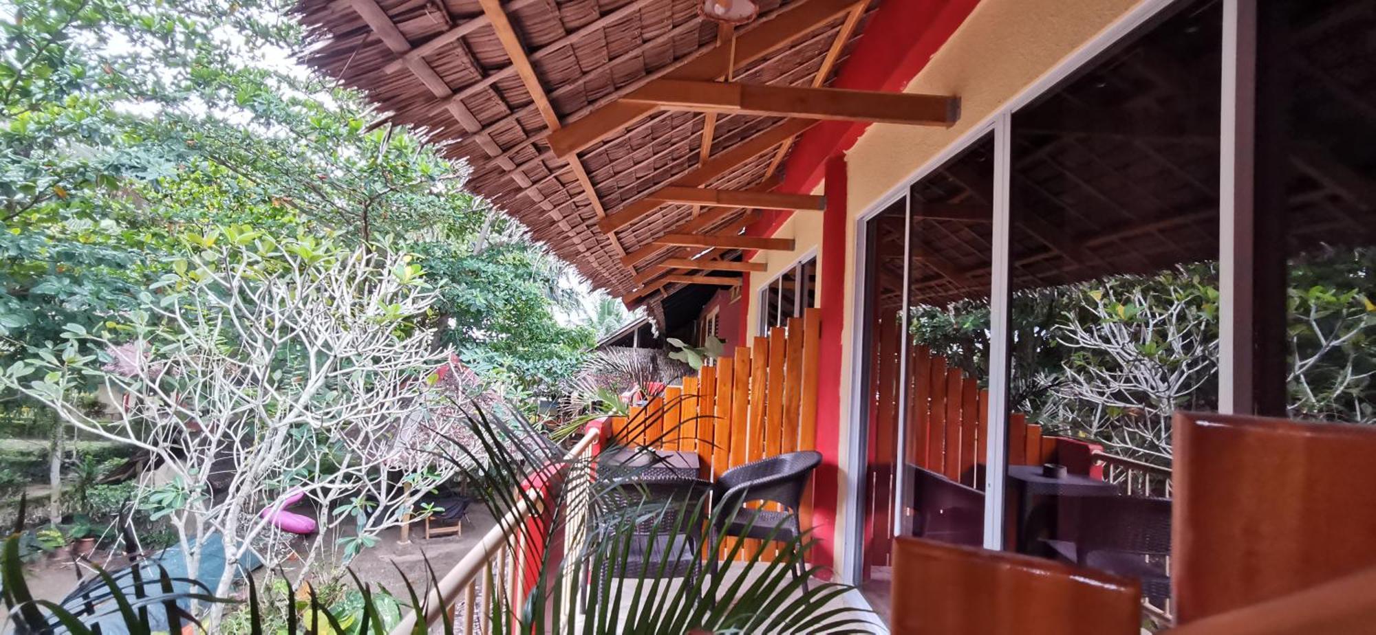 Sulu Sunset Beach Resort Nauhang Buitenkant foto