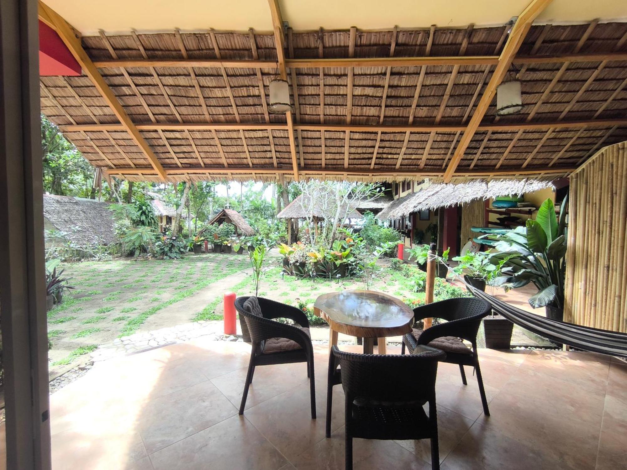 Sulu Sunset Beach Resort Nauhang Buitenkant foto